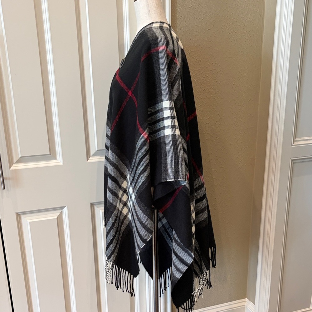 FRAAS Plaid Cape Buckle Detail Red/Black/White One Size - Picture 3 of 5